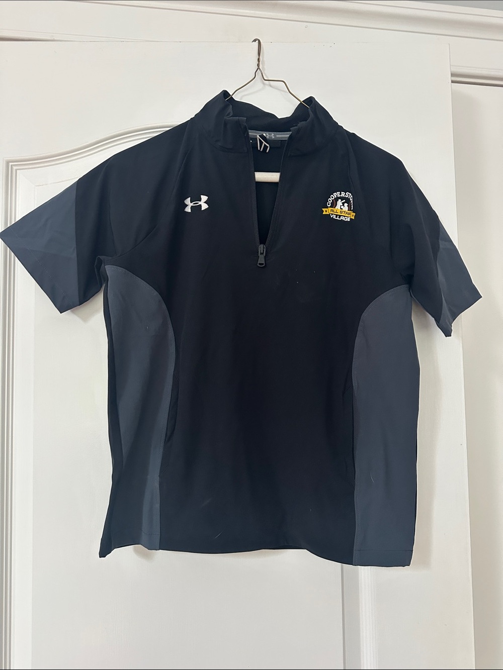 Under Armour Black & Gray Short-Sleeve Quarter-Zip Performance Top